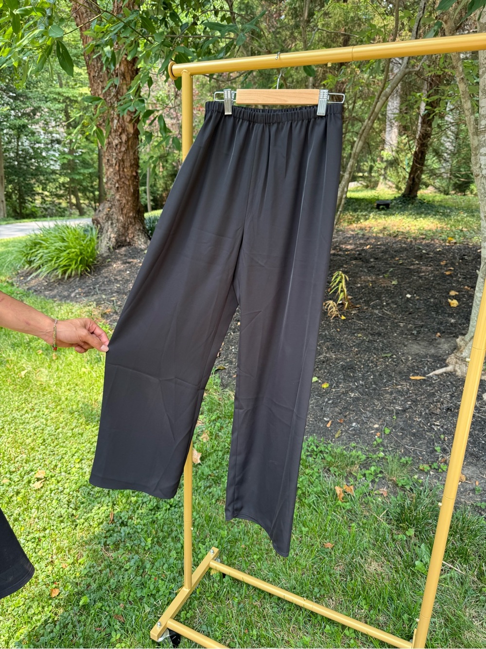 Black Elastic-Waist Straight-Leg Pants